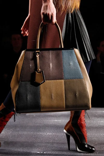 Look 97
